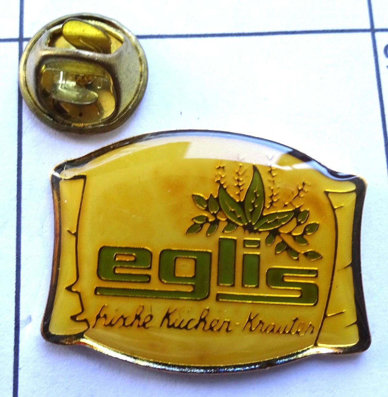 Placchette & Badge: Pin EGLIS  frische Küchen Kräuter – Usato da Utzenstorf venduto da BUtter81
