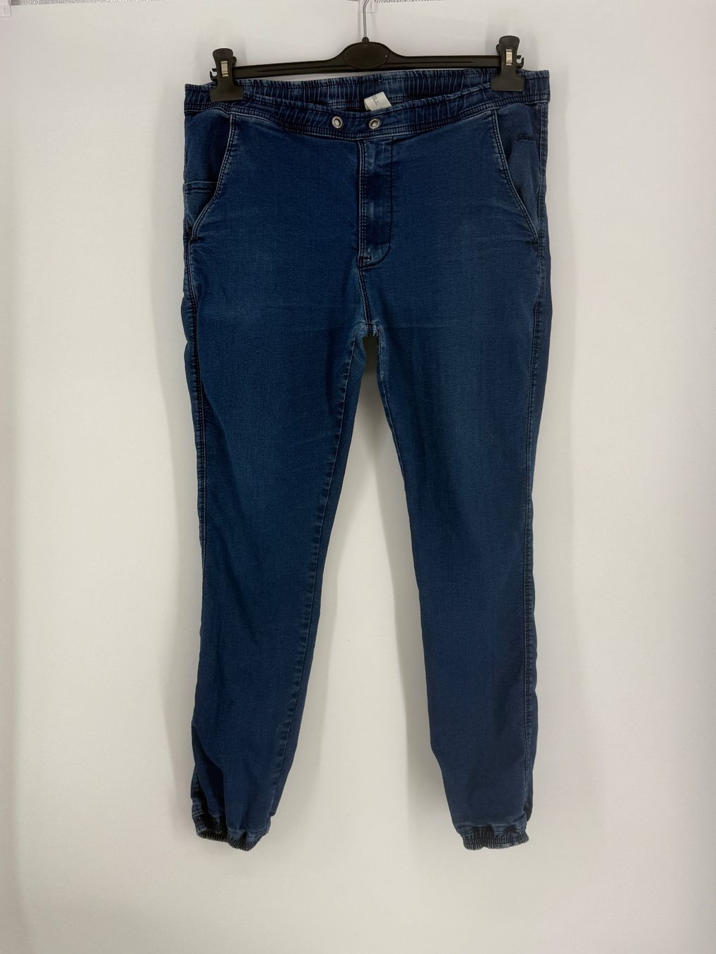 Jeans: Herren Jeans Jogginghose Gr. 33 von Reell – Usato da Auenstein venduto da moin.
