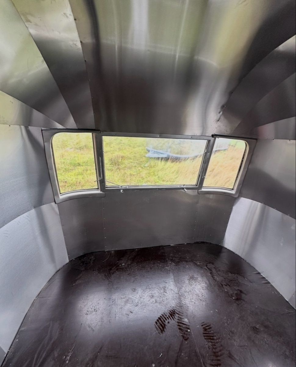 Mobilhome: Airstream Overlander  – Gebraucht aus La Tour-de-Peilz von MarianScurtu 4