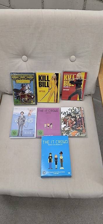 Tutti i DVDs: DVD-Sammlung mit Kill Bill, IT Crowd & Anime – Usato da Villmergen venduto da mos_svv7