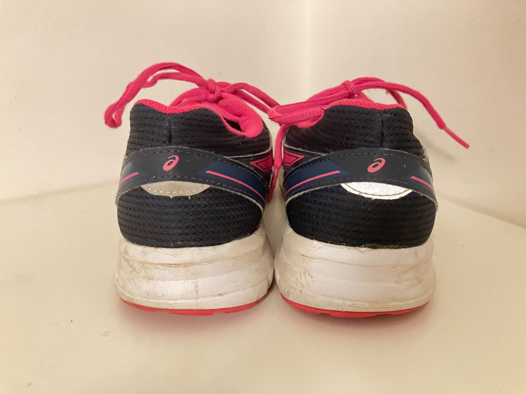 Asics Damenschuhe: Asics Sneakers, Grösse EUR 37 – Gebraucht aus Wettingen von Chnoelleli 2
