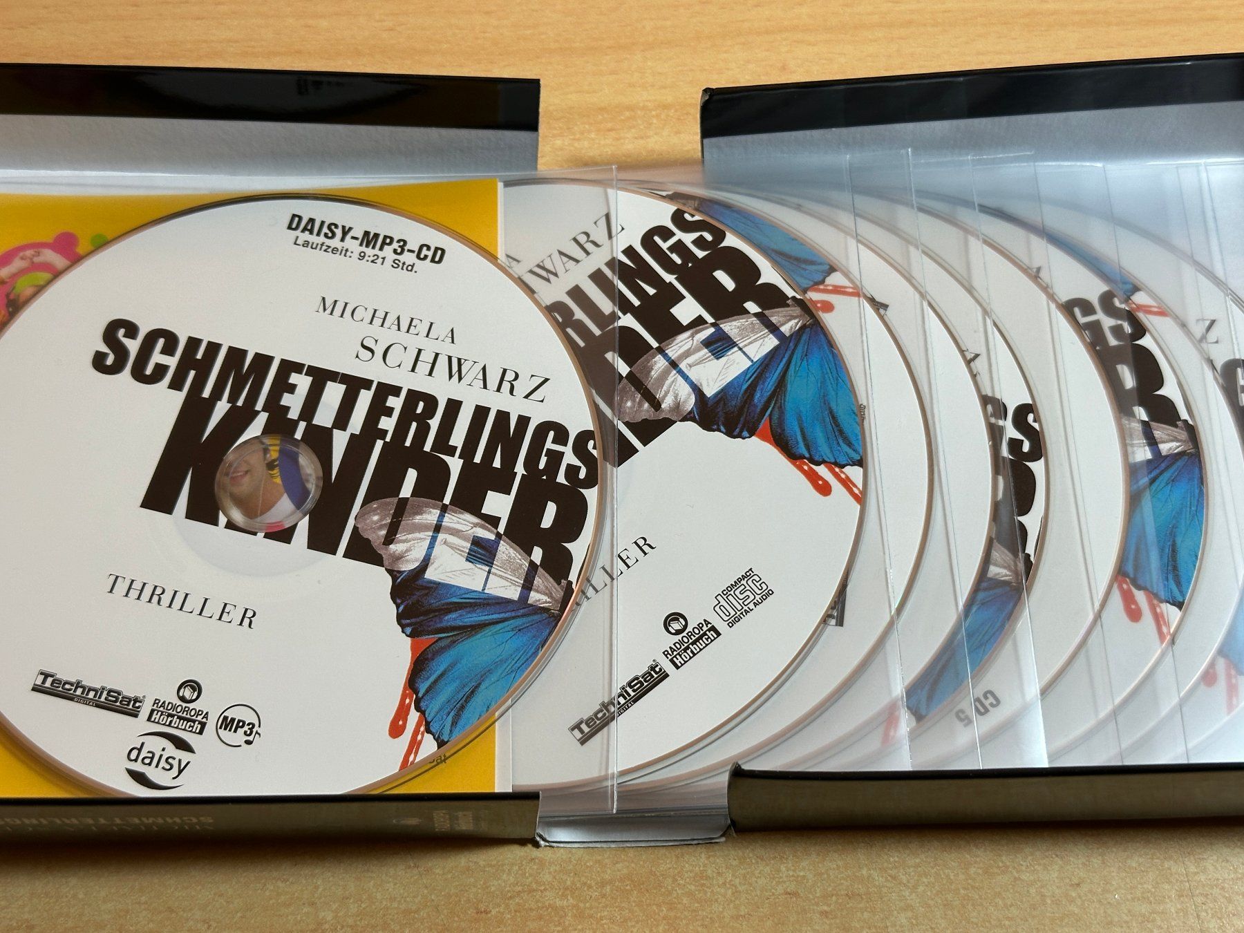 Audiolibri: Michaela Schwarz - Schmetterlingskinder - 8 Audio CD + 1 MP3 – Usato da Rikon im Tösstal venduto da Alpenmutz 2