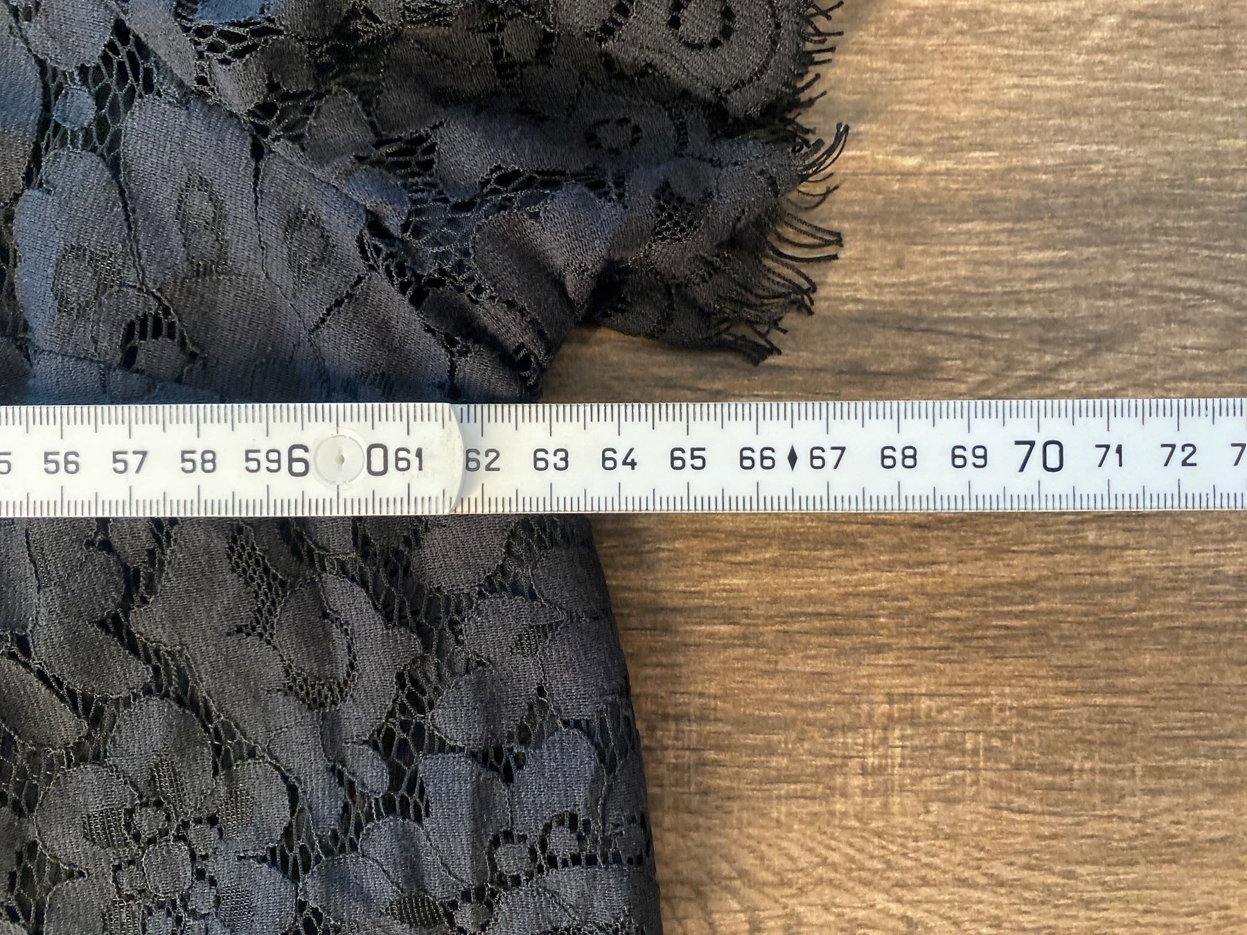 Blusen: Torrid Spitzen-Bluse cropped schwarz Gr. 50 – Gebraucht aus Pratteln von a23_j2gs 6