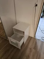Nachttisch weiss mit Schublade und Fach guter Zustand