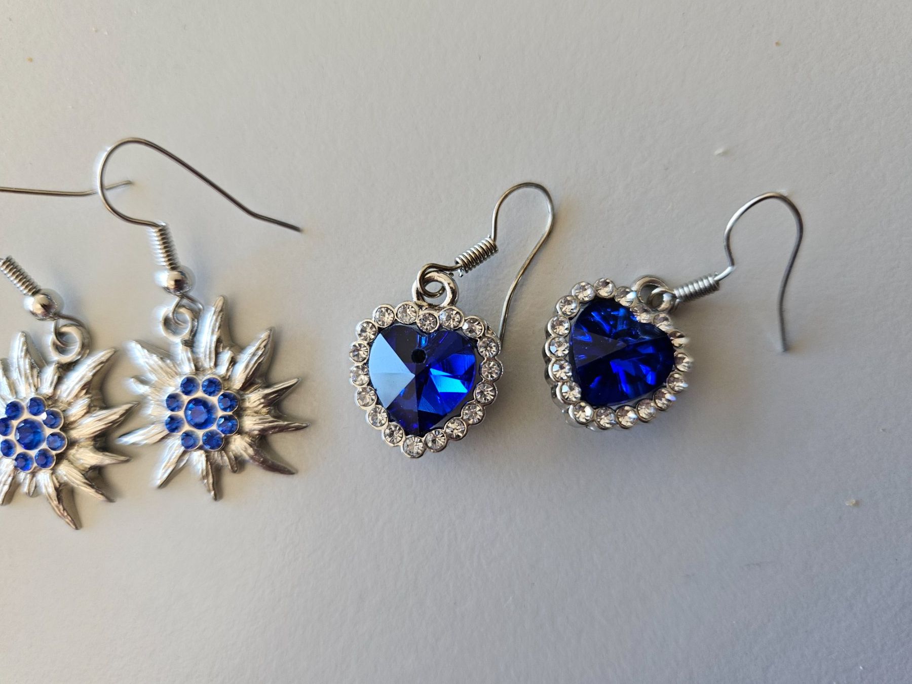 Orecchini pendenti & Orecchini a lobo: 4 Paar Ohrhänger diverse Modeschmuck – Usato da Wohlen AG venduto da Colina 2