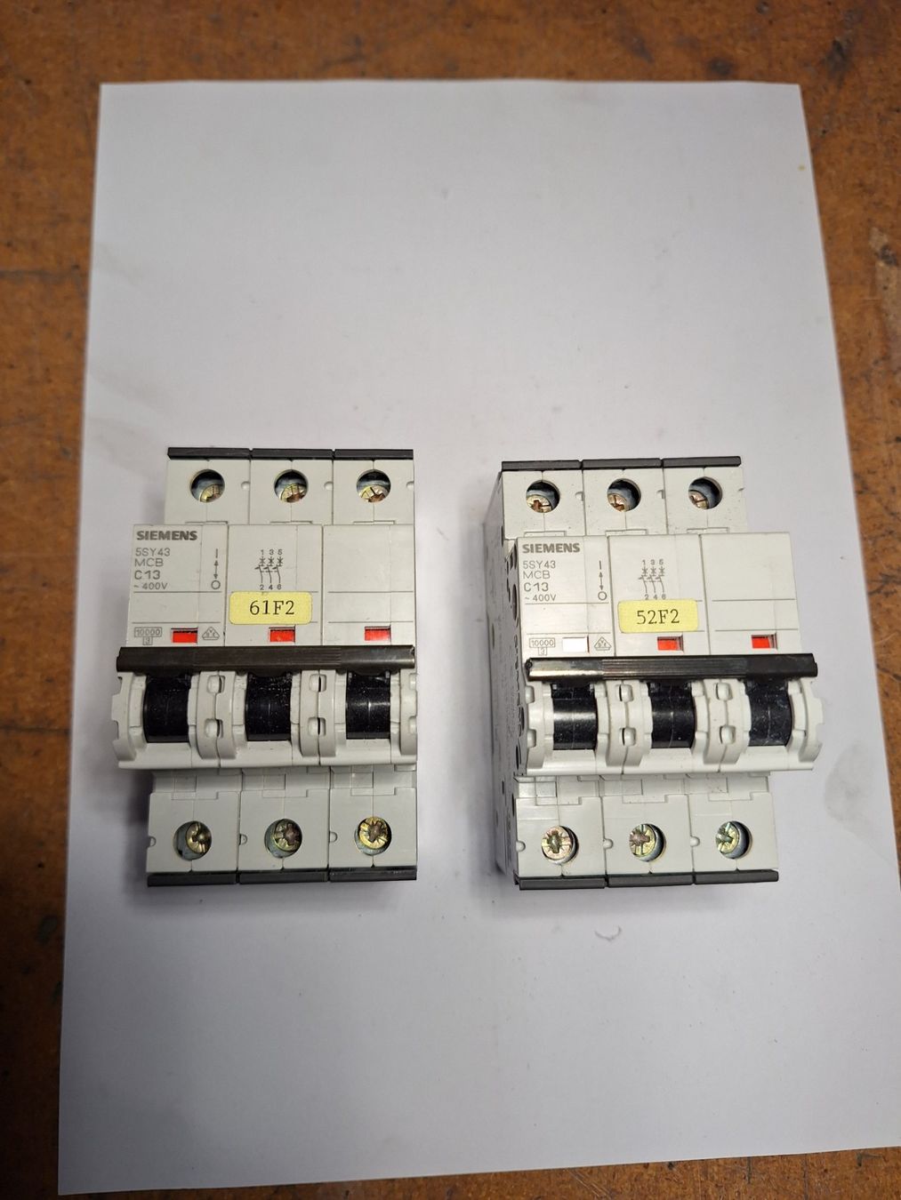 Elektronikbauteile: Sicherungsblock 3-polig C13 A – Neu (gemäss Beschreibung) aus Schwarzenburg von Elena_91