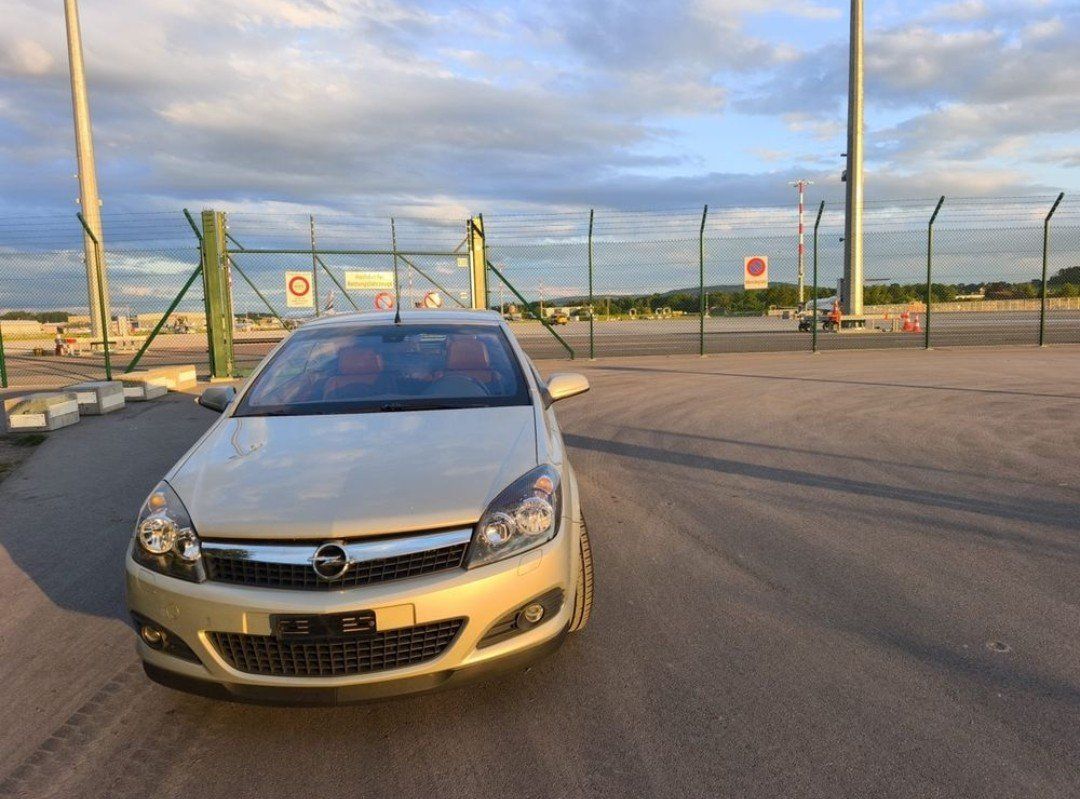 Opel Automobili: Opel Astra Cabrio 1,8 – Usato da Rümlang venduto da Kevinjones