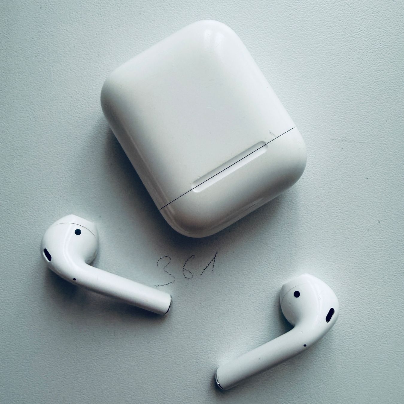 Apple Cuffie: Original Apple AirPods 2 Gen. Wireless Kopfhörer & Case – Usato da Basel venduto da MY.AIRPODS.SHOP 5