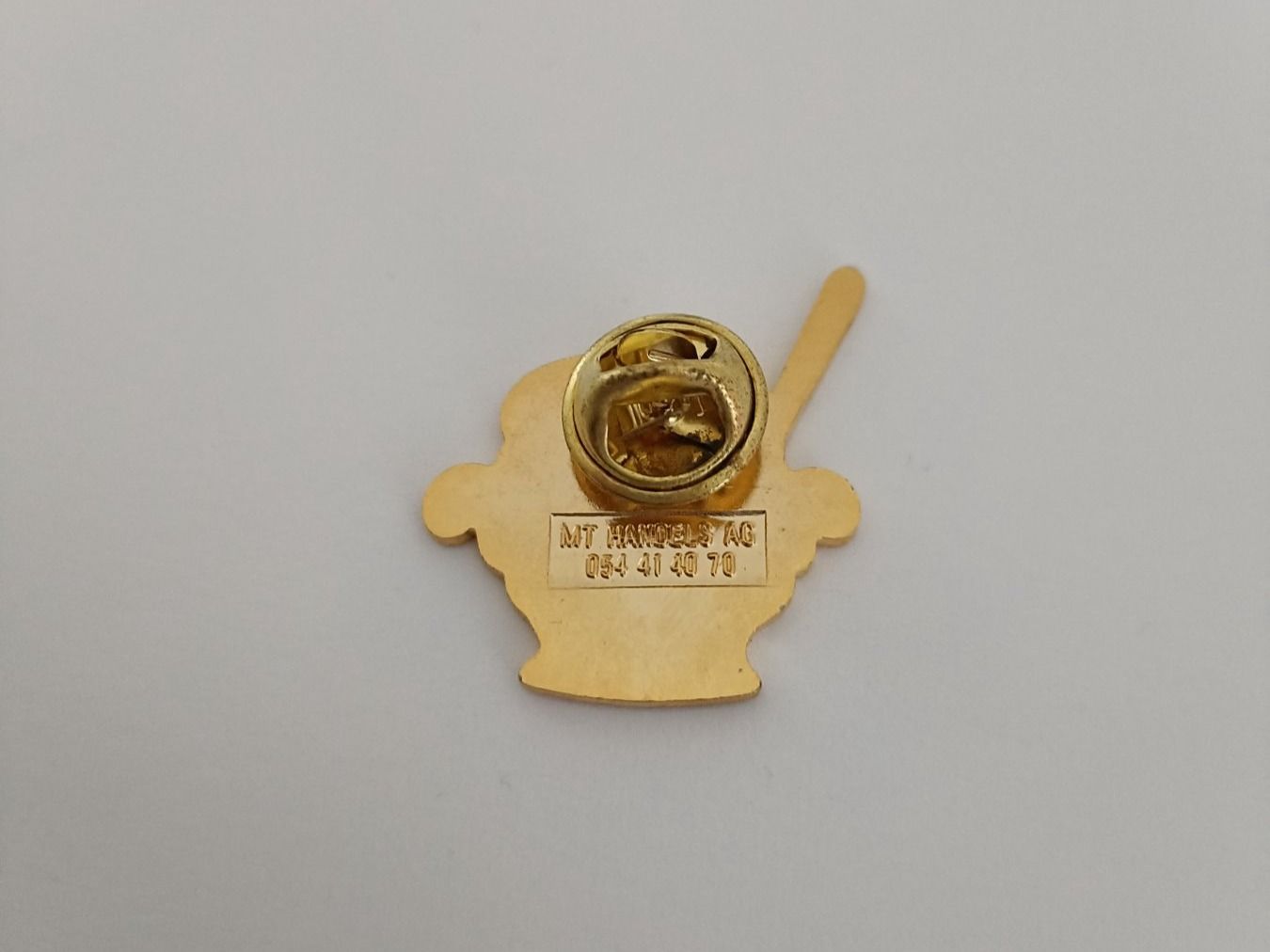 Placchette & Badge: Pin Hügli - Box 28 – Usato da Köniz venduto da Pinscollect 1