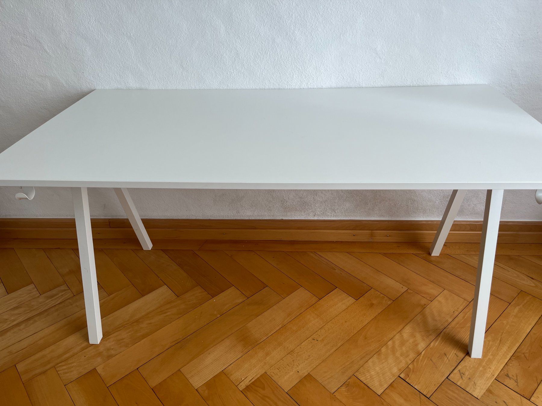 Ikea Tavoli: IKEA TROTTEN Schreibtisch, Weiss – Usato da St. Gallen venduto da eti_k9yn 1