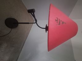 Stehlampe mit rosa Schirm & Muster, gut erhalten