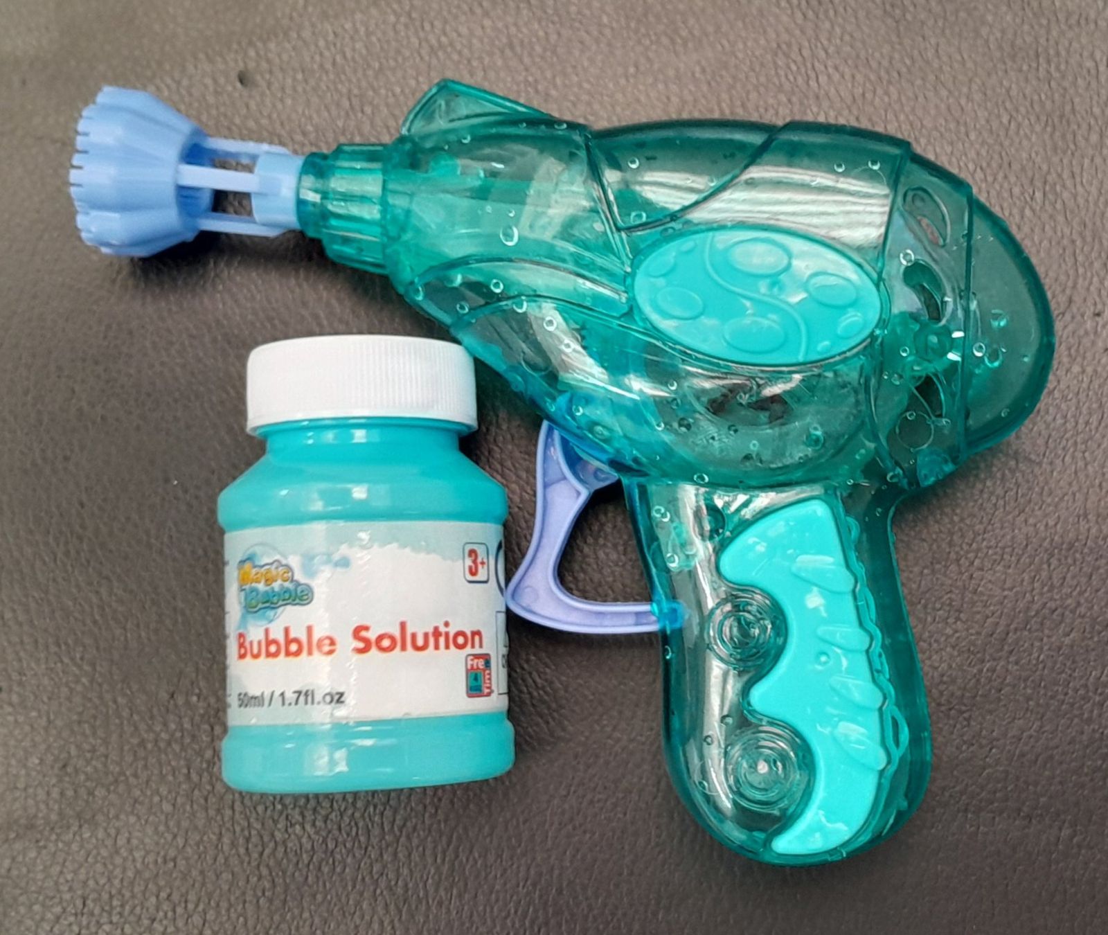Giocattoli: Bubble Blaster Magic Bubble Wasserpistole – Usato da Zürich venduto da cole15