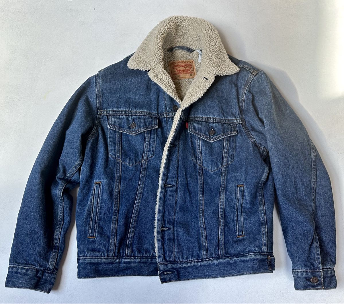 Levi's Giacche: Levi's Sherpa Trucker Jacket  Size M – Usato da Vevey venduto da ledidream