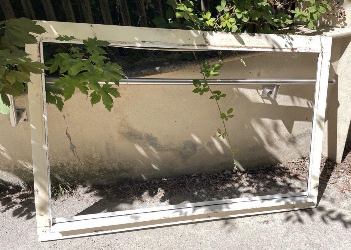 Fenêtres: Holzfenster mit dem Fensterrahmen zu verschenken – D'occasion à Kreuzlingen par Irynaa 1