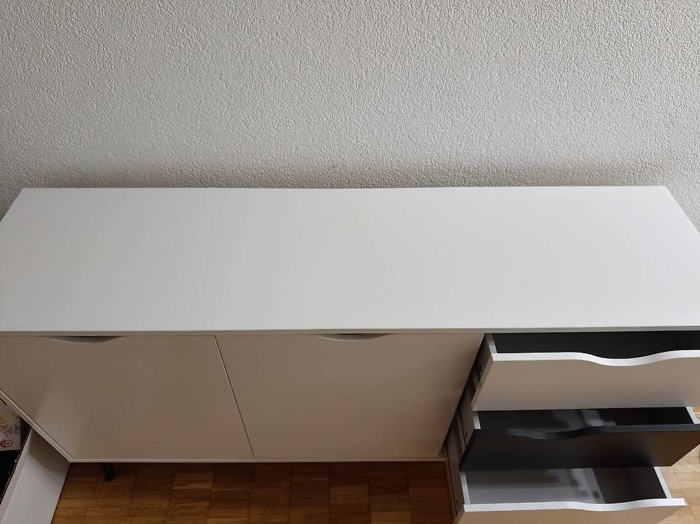 Conforama Commodes: Kommode weiss/szwarz – D'occasion à Hombrechtikon par kami667 4
