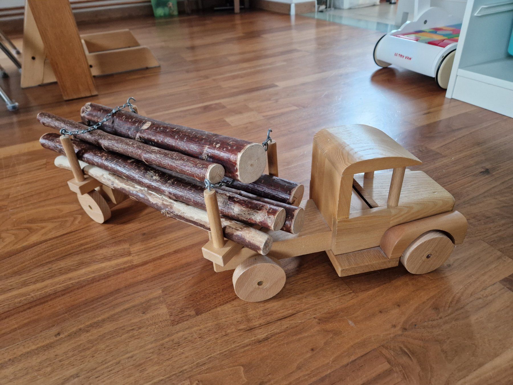Giocattoli: Schöner Holzlastwagen mit Anhänger – Usato da Birsfelden venduto da Fuerte0106 1