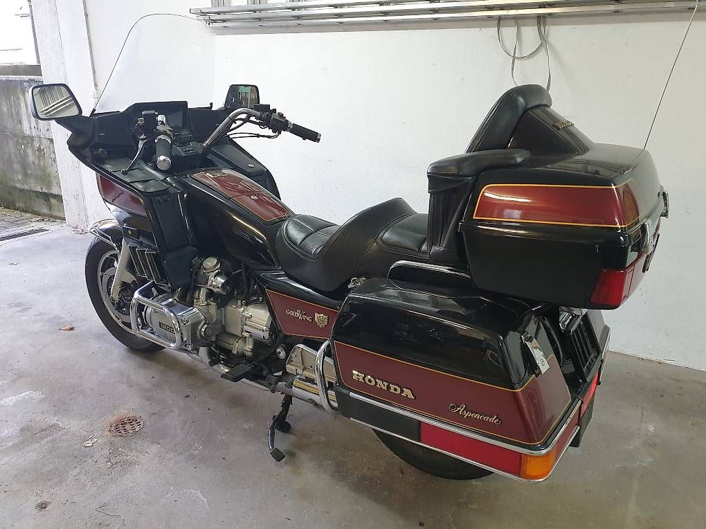 Honda Strada: Honda Goldwing – Usato da Grub AR venduto da motogeni 1
