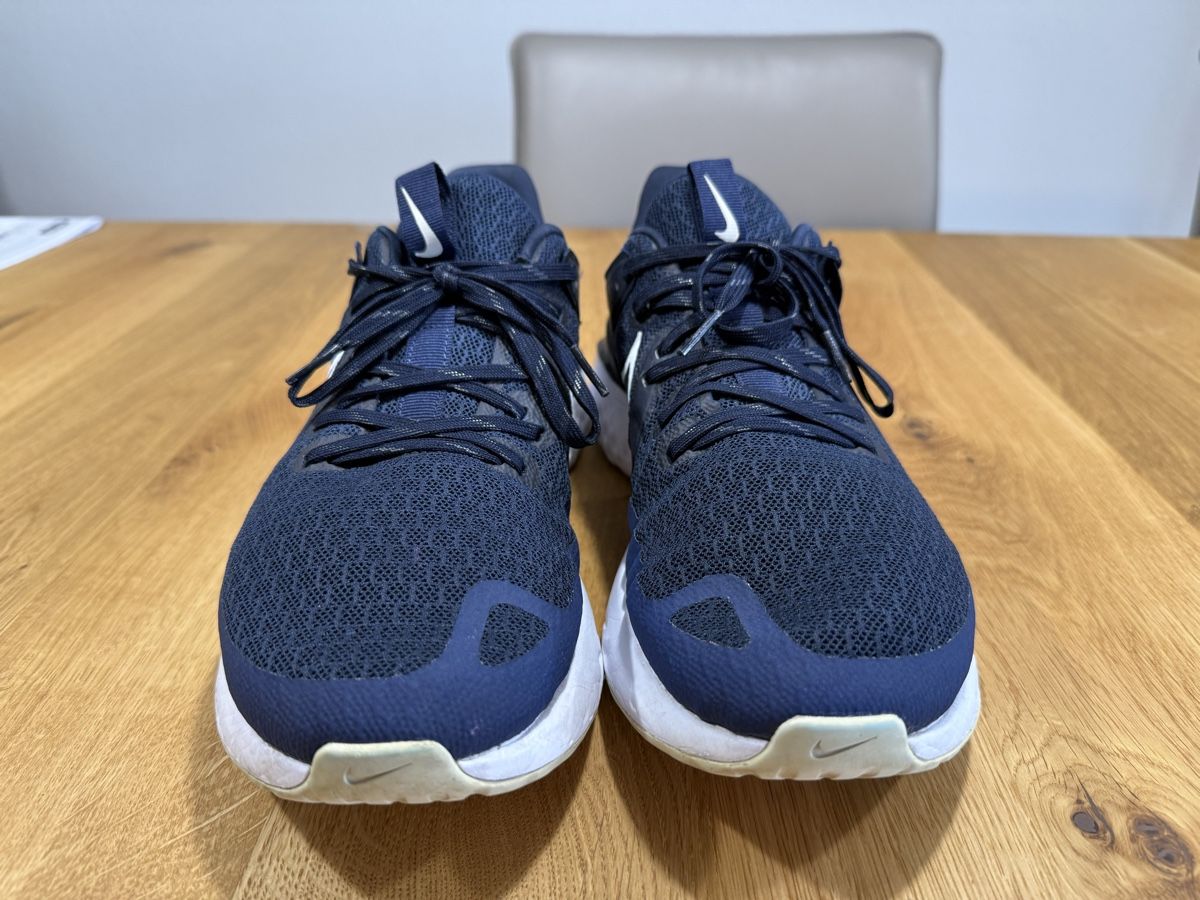 Nike Herrenschuhe: Nike Legend React 2 Laufschuh Herren Gr. 45 ab 1CHF – Gebraucht aus Wallisellen von FabianB 1