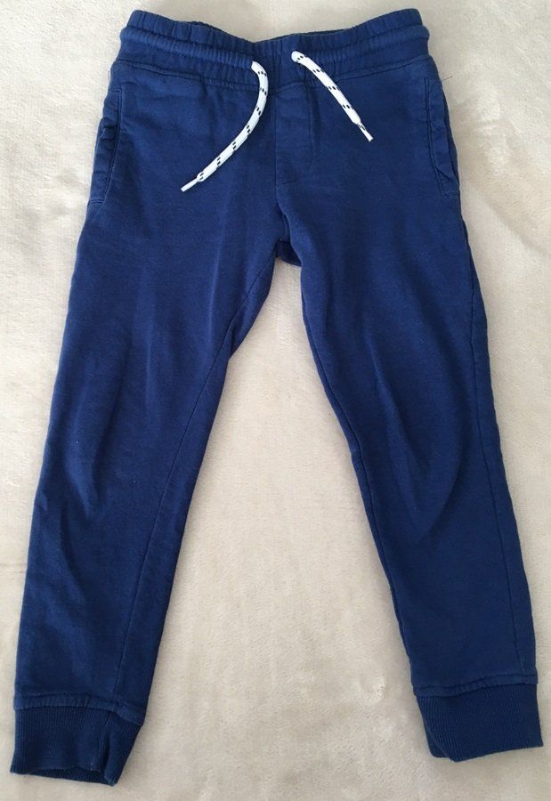 Pantaloni: Kinder Sporthose (104) – Usato da Grüningen venduto da tienda100