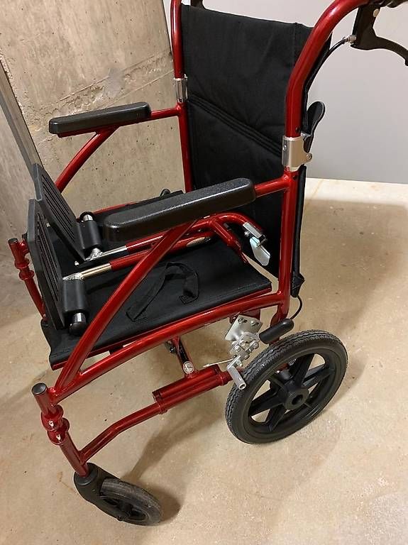 Sedie a rotelle: Fauteuil roulant pliable – Usato da Bretigny-Morrens venduto da seb_r59n 2