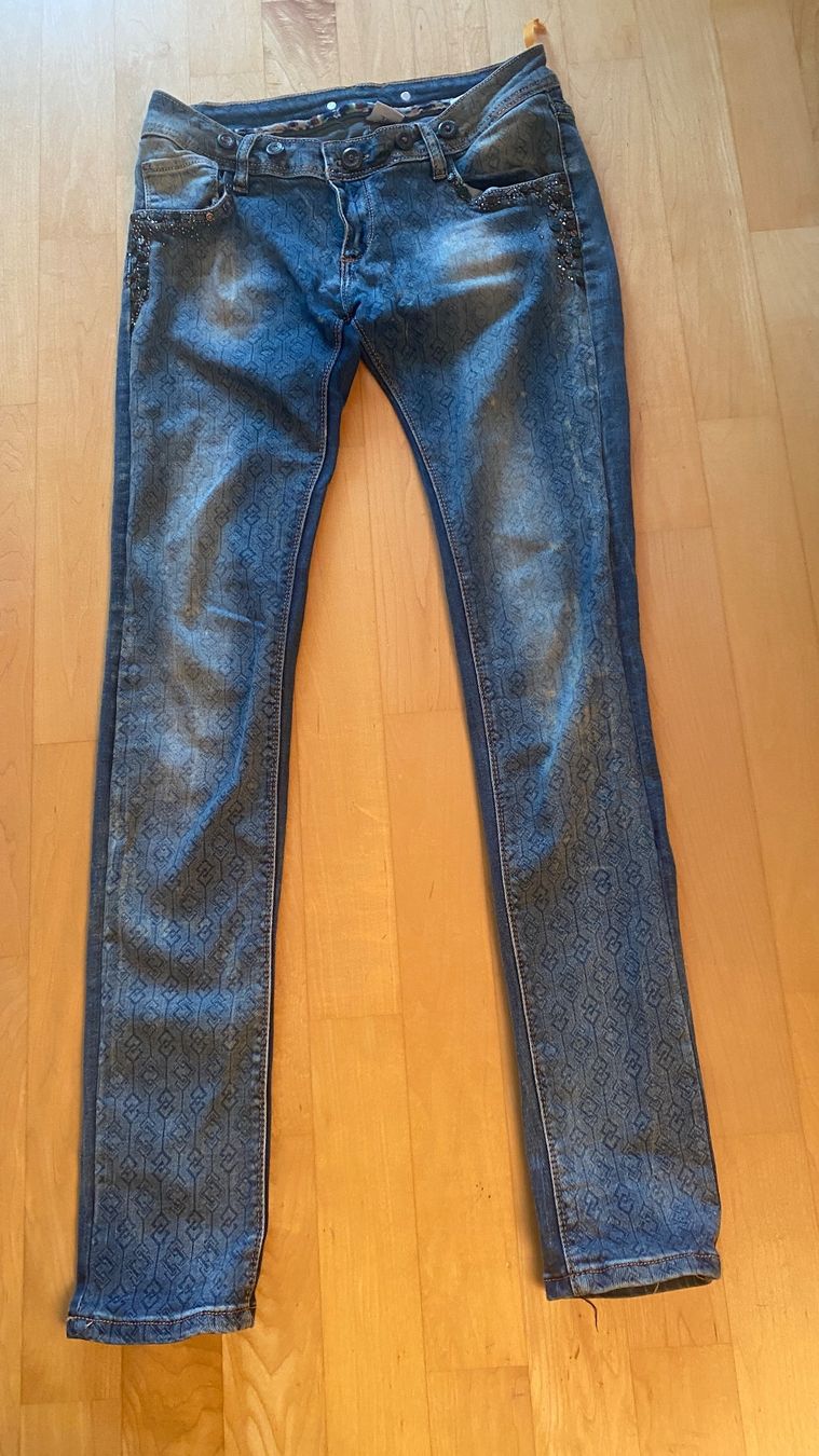 Jeans: Jeans mit Strasssteinen – Gebraucht aus luzern von bar_5gtr