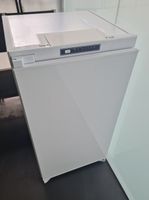 Réfrigérateur 139L Sharp, avec congélateur, à encastrer