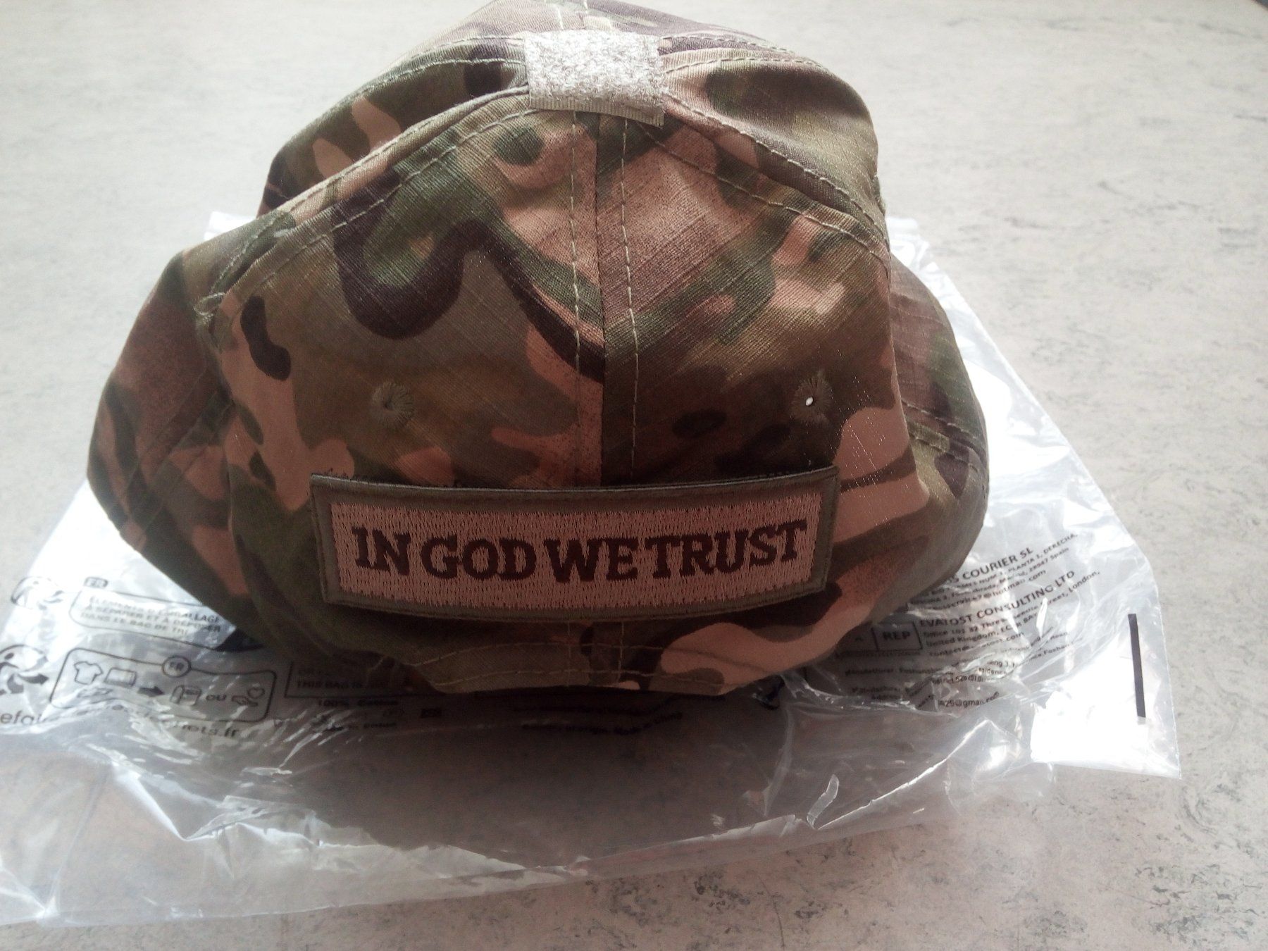 Copricapi, berretti & cappellini: Cap US-Army "Auf Gott vertrauen wir", Camouflage – Nuovo e nell'imballaggio originale da Igis venduto da lebi 1