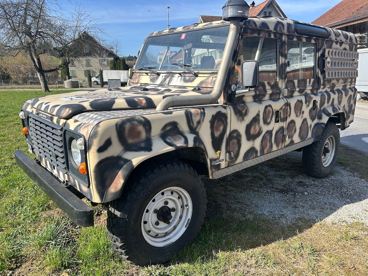 Land Rover Autos: LAND ROVER Defender 110 V8 Station Wagon – Défectueux à Sirnach par MaechlerAutomobile