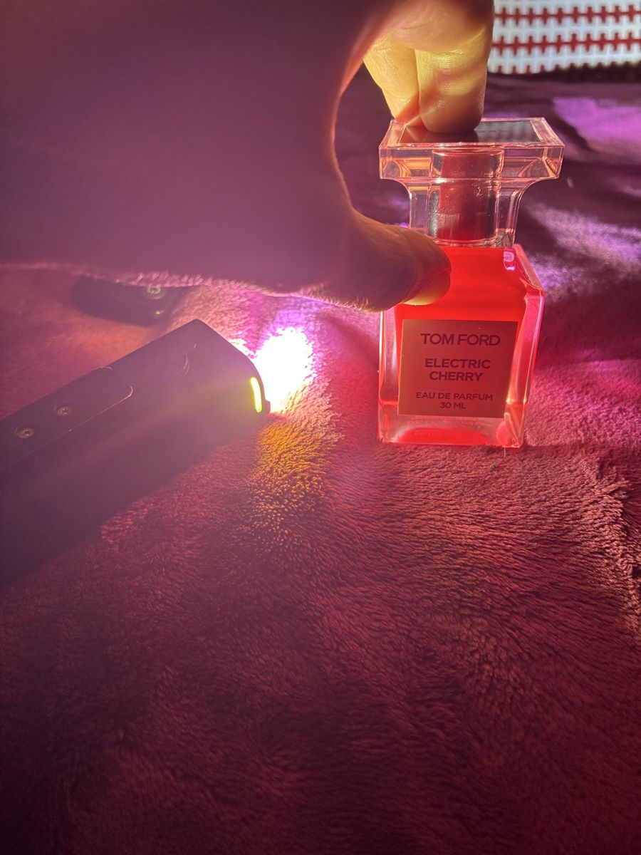 Tom Ford Profumi & Eau de Toilette: Tom Ford Electric cherry 🍒 – Usato da Laupen BE venduto da ole_l8gg 4