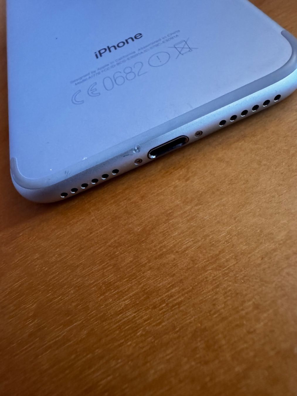 Apple Telefoni cellulari / Smartphones: iPhone 7 128GB silber – Usato da Mosnang venduto da Dis7 3