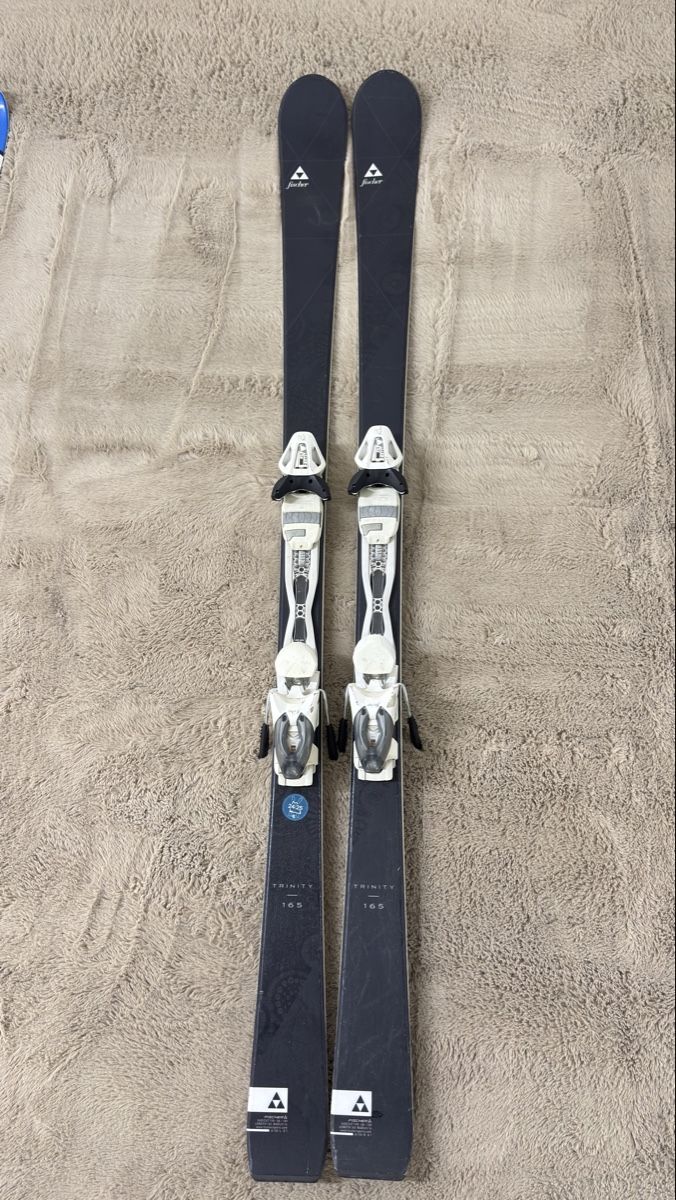 Fischer Sci: Fischer Trinity Ski mit Bindung schwarz 165 cm gebraucht – Usato da Dietlikon venduto da kickboxer_999