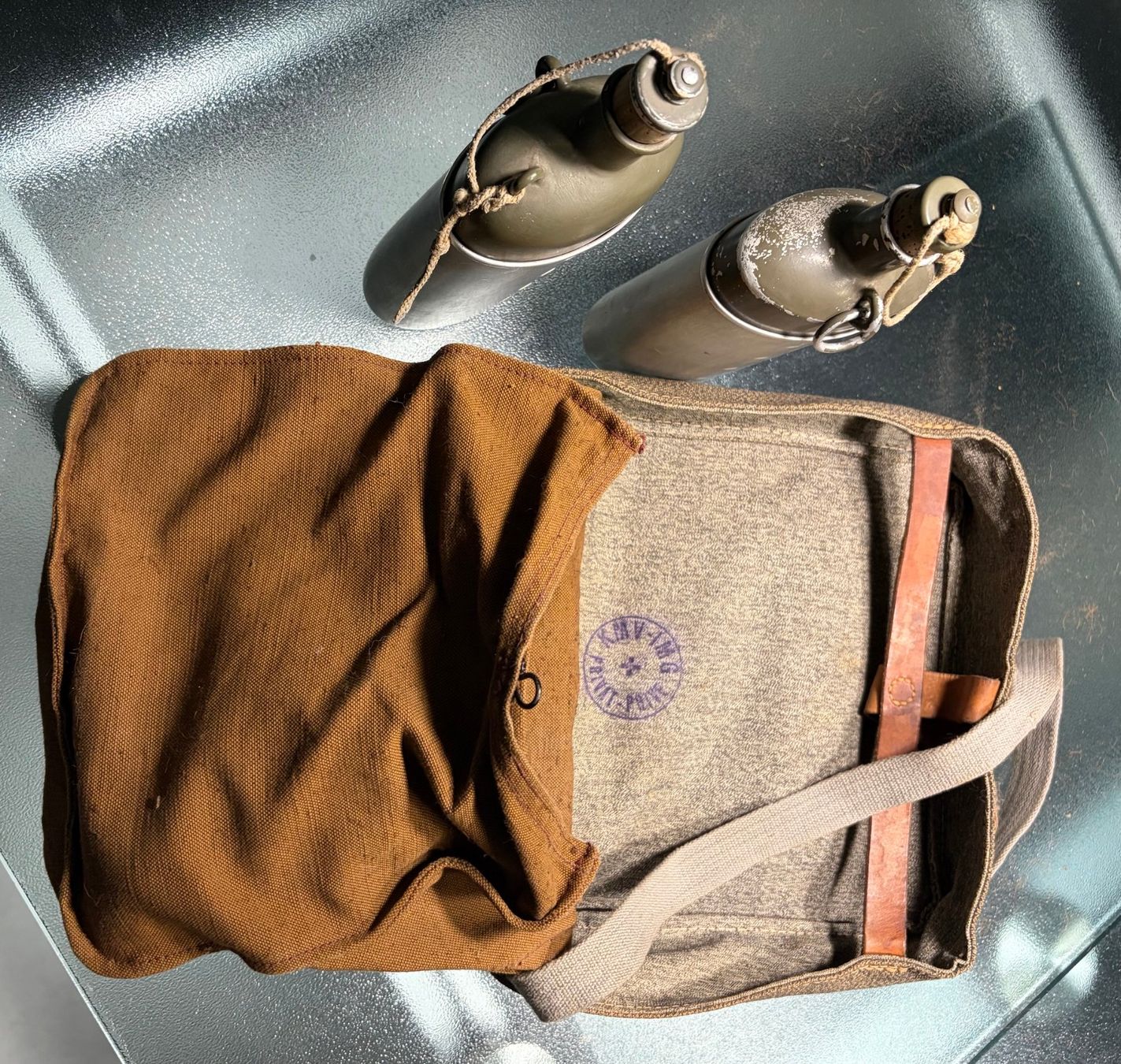 Schweizer Armee Attrezzatura & Pezzi di ricambio: Feldflaschen inkl. Tragtasche Schweizer Armee – Usato da Aarwangen venduto da concorde58 3