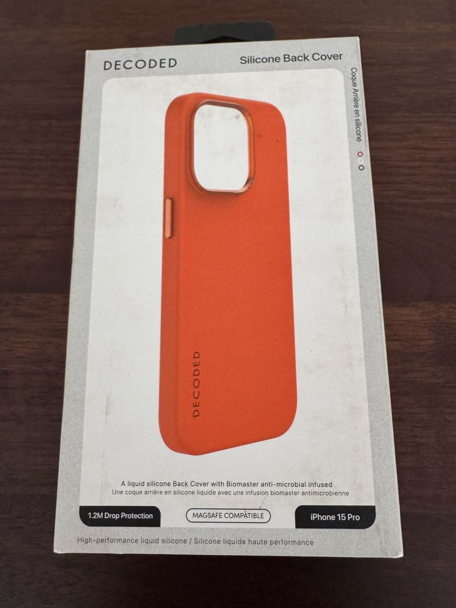 Covers & Schutzfolien: iPhone 15pro Silikon Case Orange zu – Gebraucht aus Regensdorf von scheissspiel