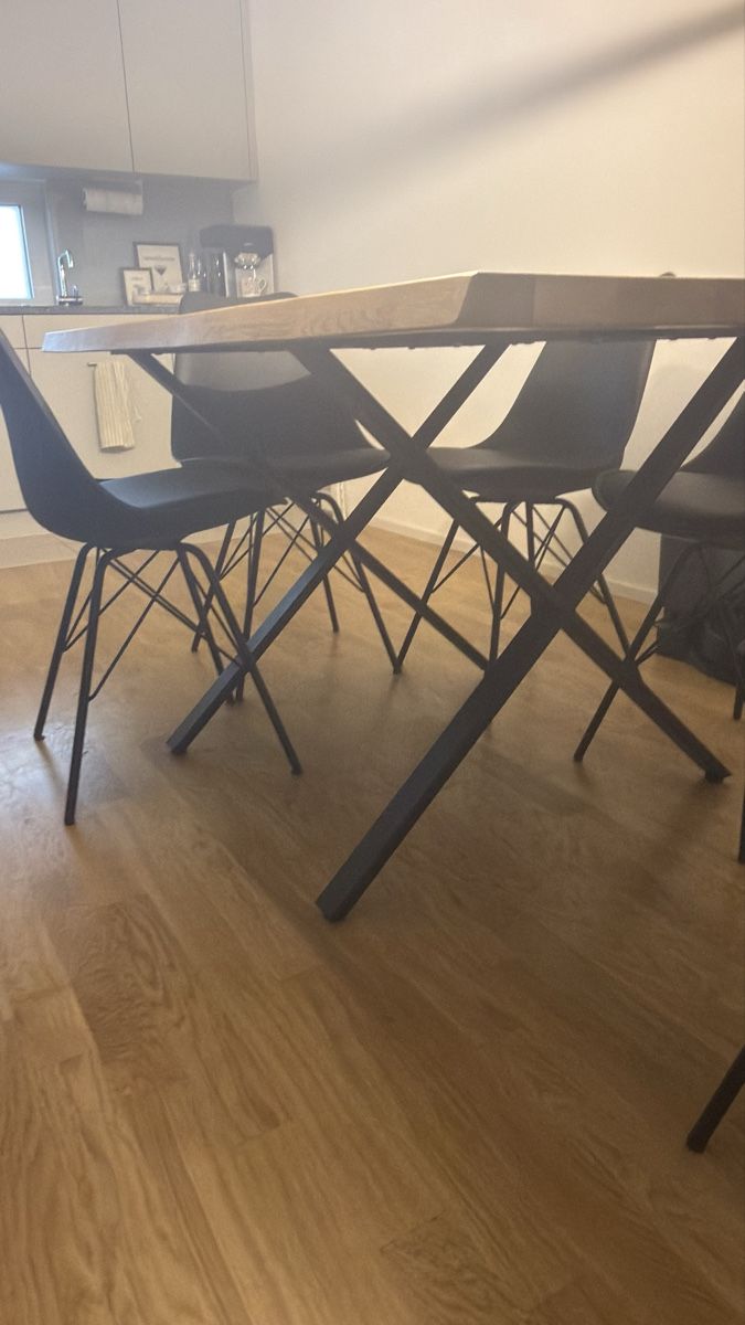 Set de table et chaises: Esstisch mit 6 Stühlen – D'occasion à Regensdorf par val_2rzg 3