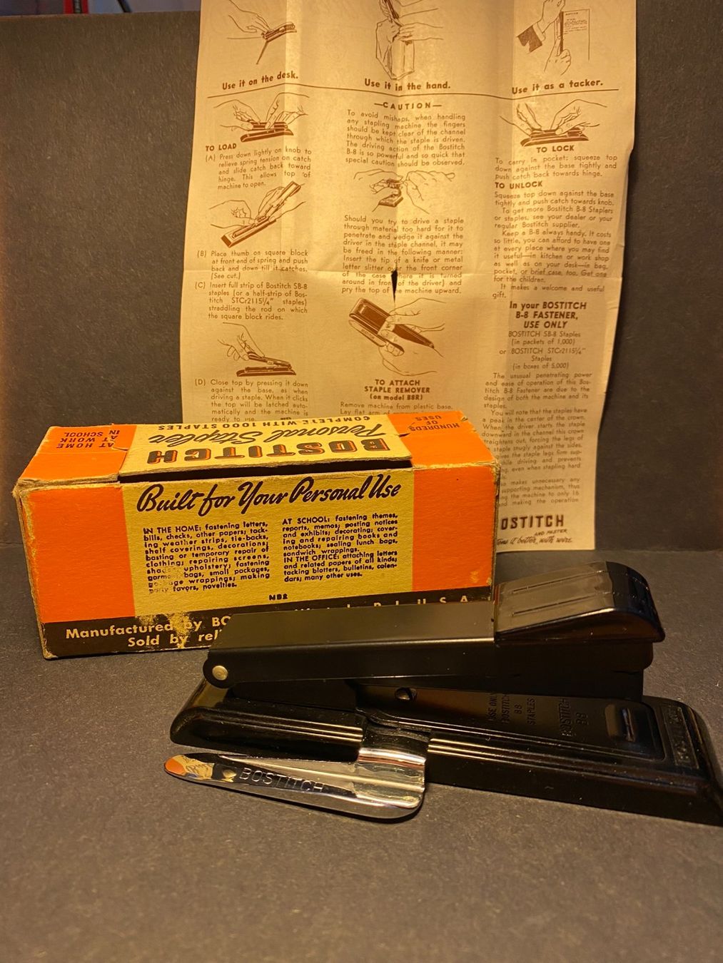 Bostitch Tutti gli attrezzi: Antiker BOSTITCH 50er Jahre mit Comic und Originalkarton – Nuovo (secondo la descrizione) da Spiez venduto da Mlandcruiser 3