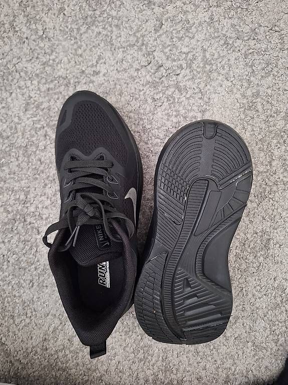Scarpe da uomo: Nike Stoffsneaker Gr. 40 – Usato da Benken SG venduto da 1kaufer 1