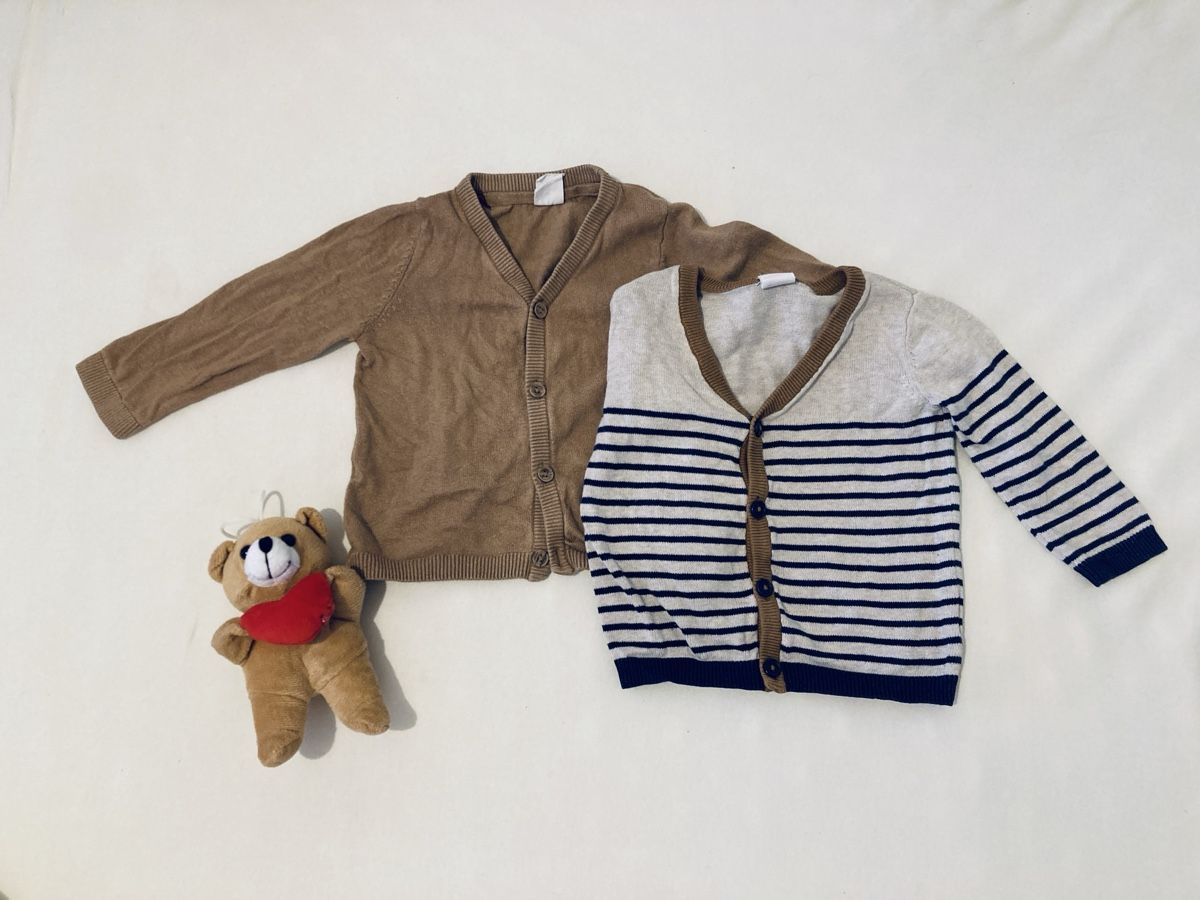 H&M Lotti di vestiti: 2x Strickjacken mit Knöpfen H&M gr.74 – Usato da Basel venduto da edy_78pd