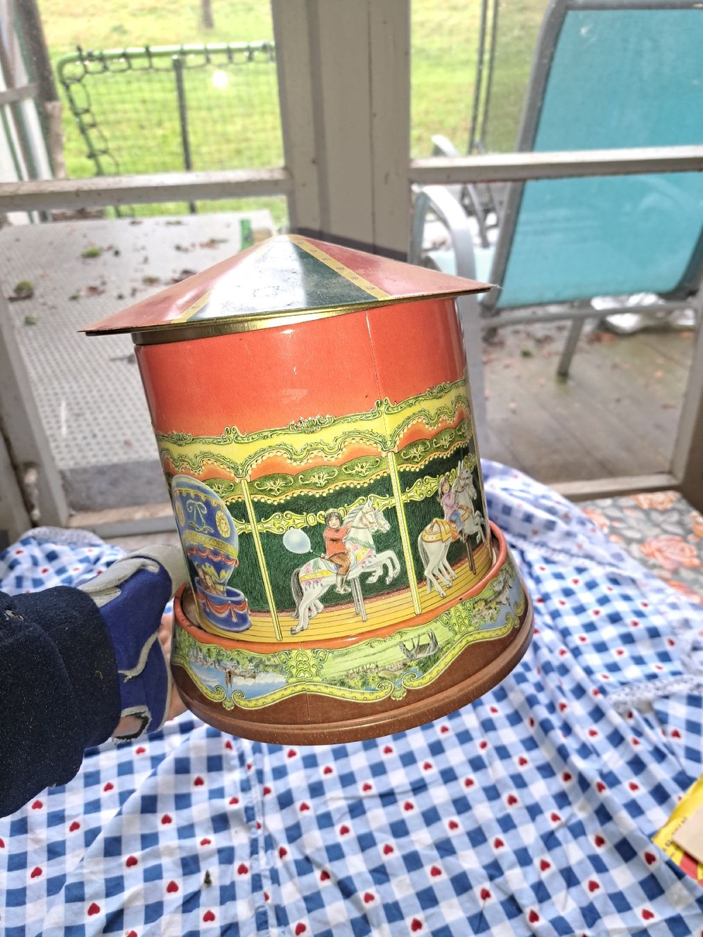 Carillon: Karusell Dose Vintage Musikdose Basler Läckerli – Usato da Kölliken venduto da Upcycling-by-Mc-TAM 3