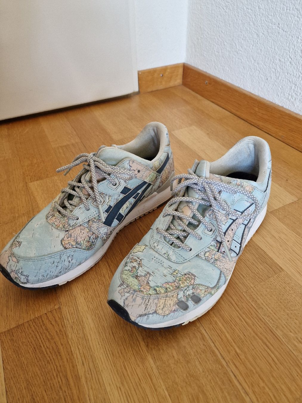 Asics Scarpe da uomo: ASICS x atmos Gel-Lyte III World Map 42.5 – Usato da Jona venduto da Silas1997