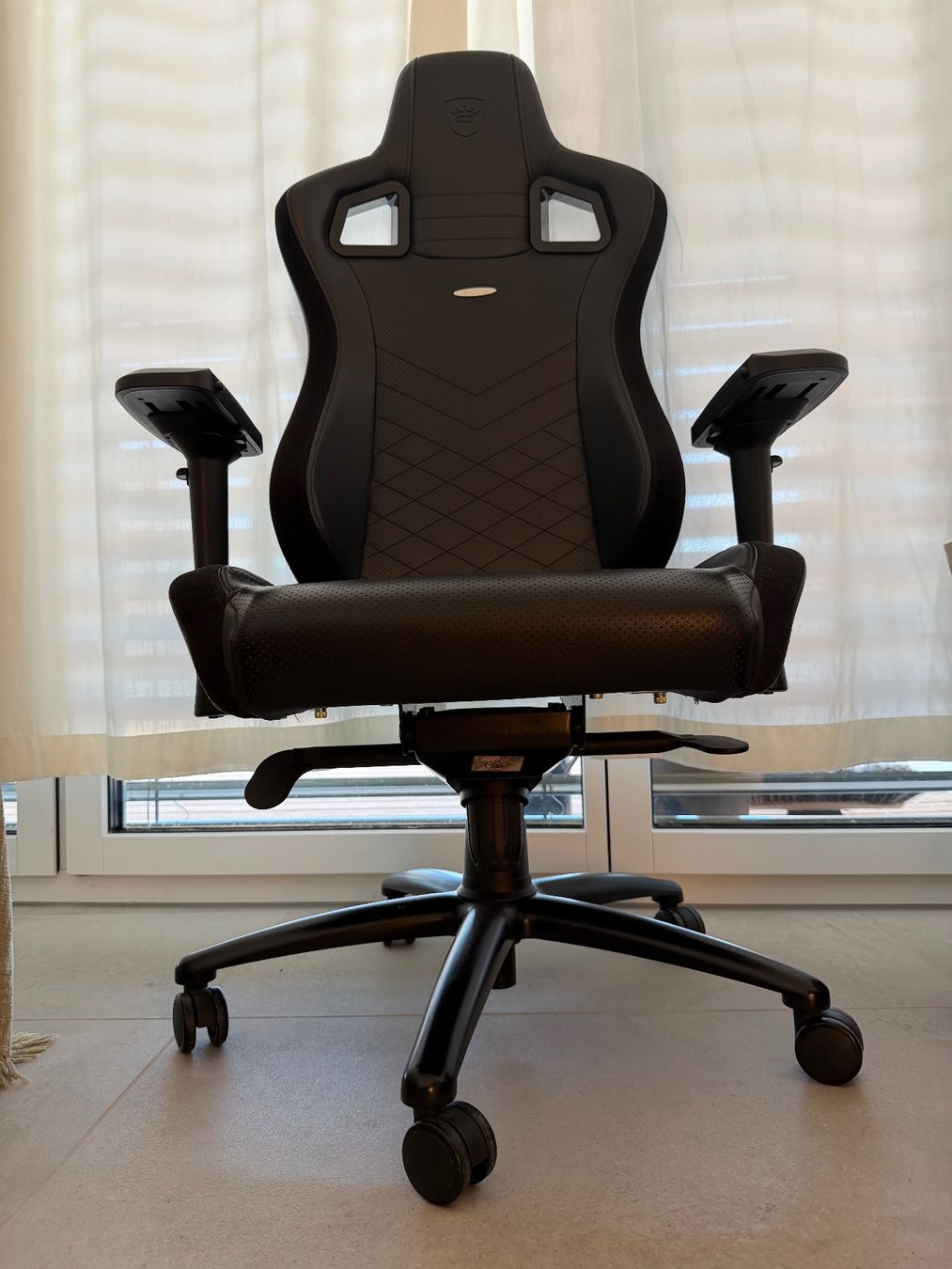 Noblechairs Sedie: Gaming Stuhl Bürostuhl schwarz – Usato da Aarau Rohr venduto da HappyKoala 3