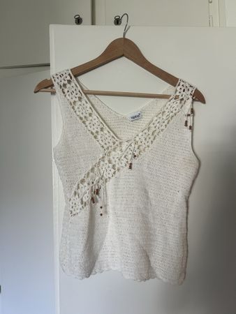 White crochet top with wooden beads 