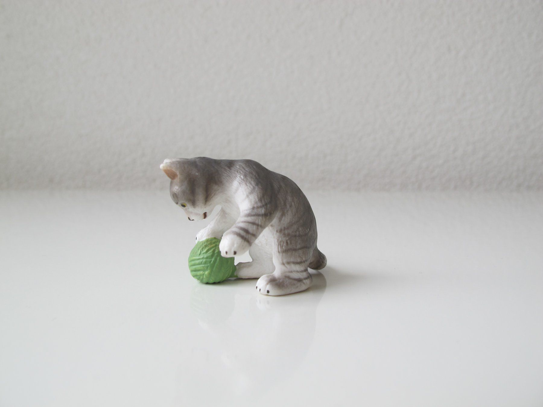 Schleich Statuette: Schleilch 14456 Kätzchen mit Wollknäuel – Usato da Vilters venduto da hedi00 1
