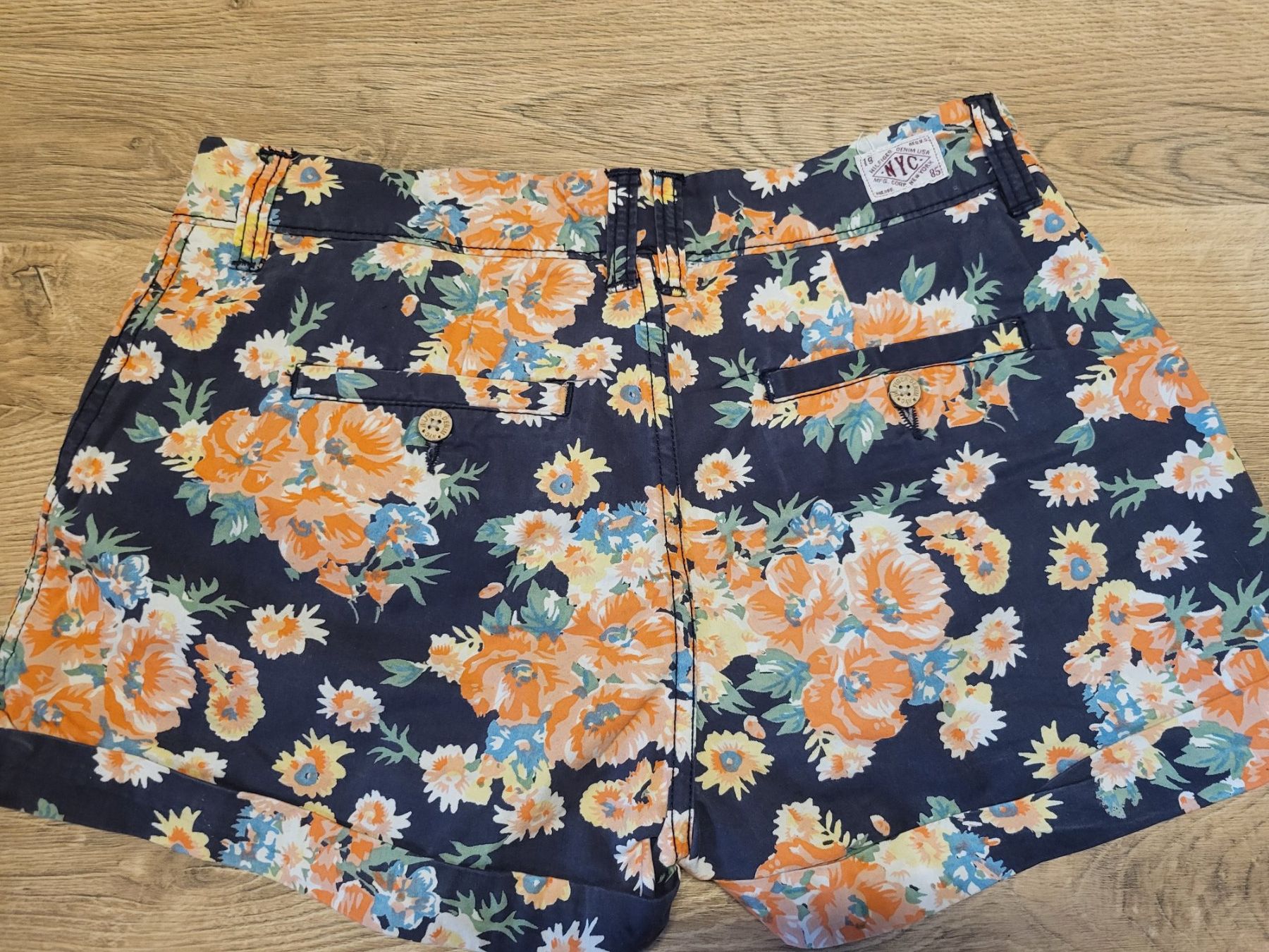 Tommy Hilfiger Hosen: Tommy Hilfiger Short Gr.27 – Gebraucht aus Lindau von Seepferd33 3