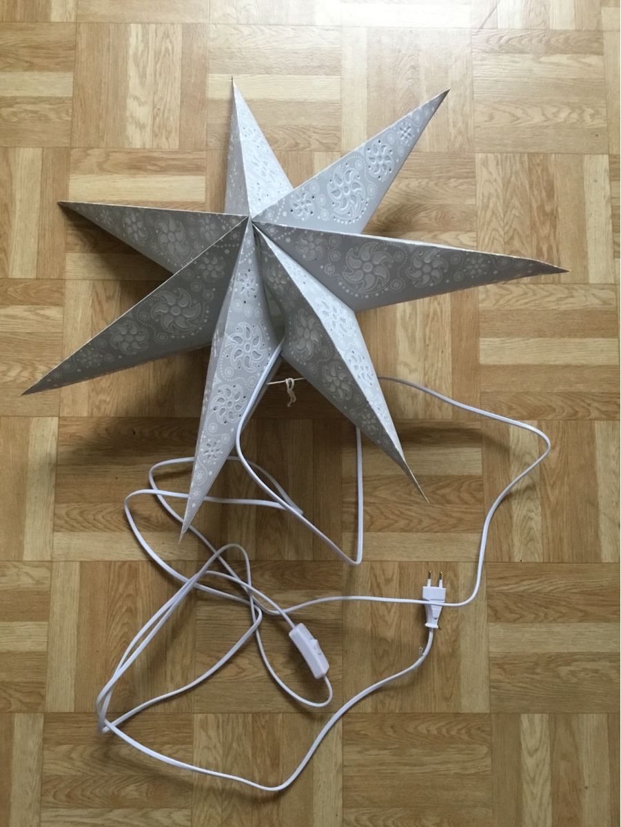 Lampade: Faltbare Sternlampe In2U aus Karton – Usato da Kreuzlingen venduto da Schuggerman 1