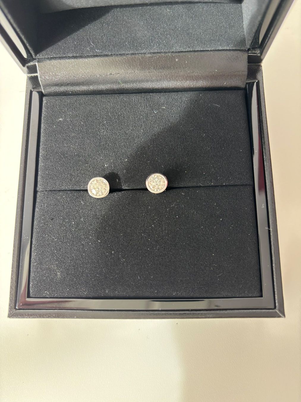 Ohrringe & -stecker: Solitaire Ohrstecker Weissgold – Gebraucht aus Thierachern von Herci 3