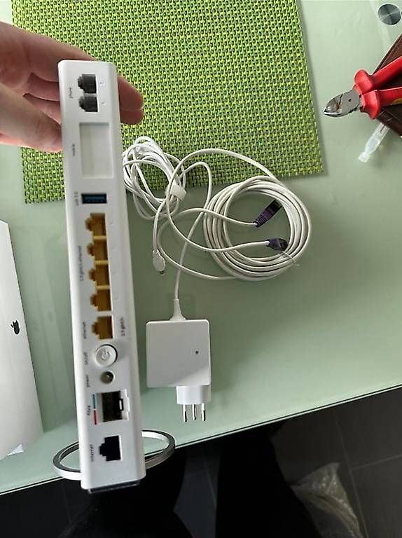 Modem & Router: Swisscom Internet Box 3 – Usato da Longirod venduto da asterisqume 2