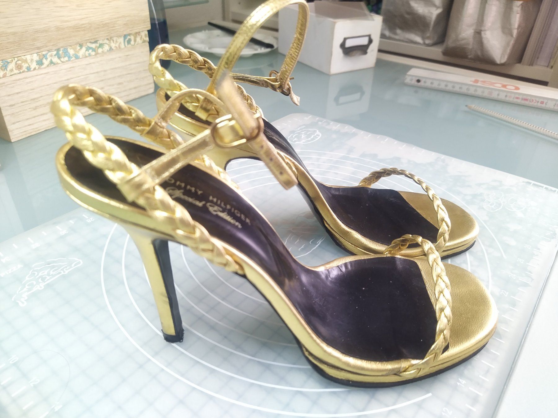 Tommy Hilfiger Scarpe da donna: Tommy Hilfiger gold 38 – Usato da Figino venduto da Palotta 4