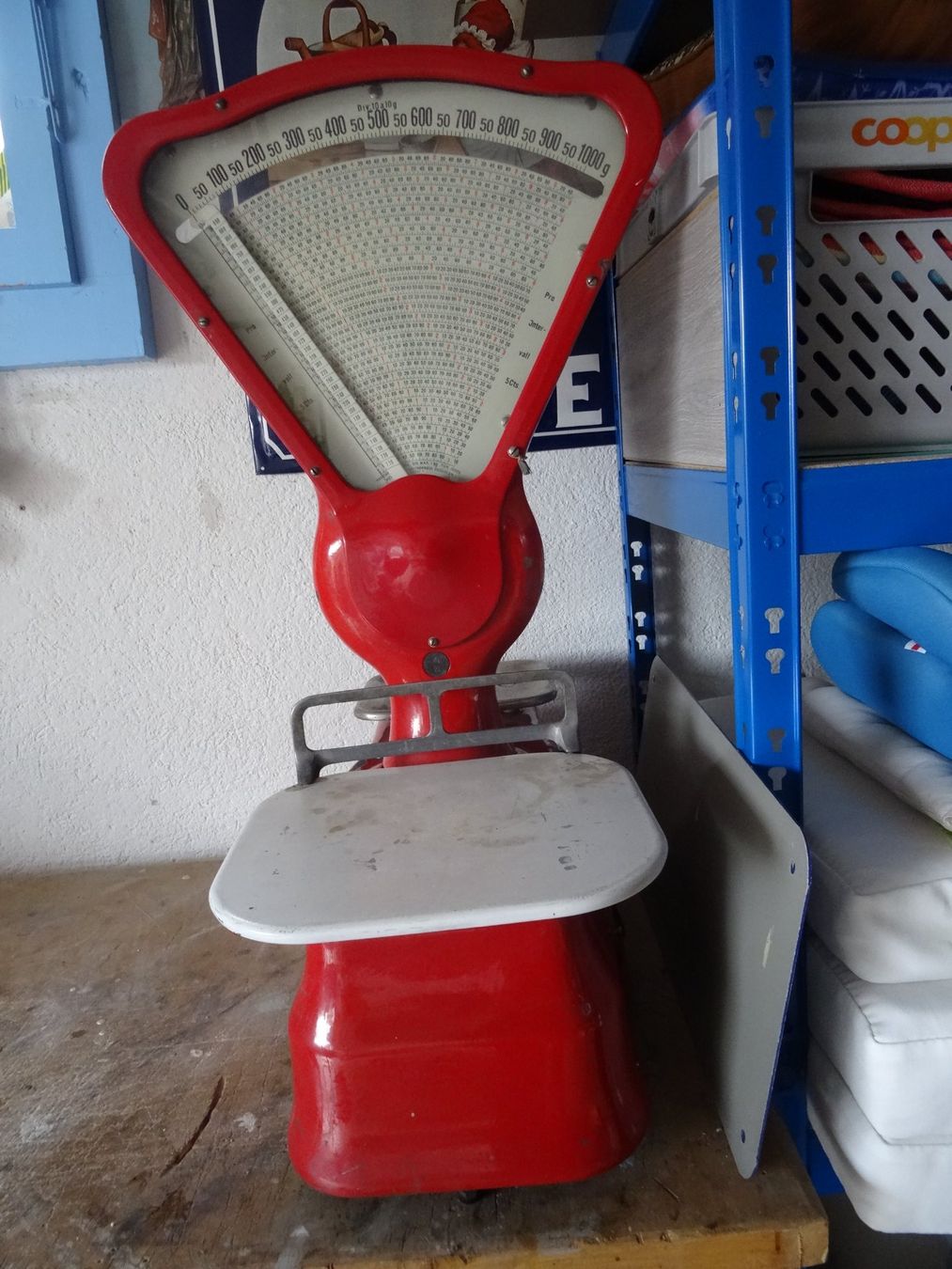 Waagen und Gewichte: Retro Waage rot  TOLEDO – Gebraucht aus Ehrendingen von CHMEX 9