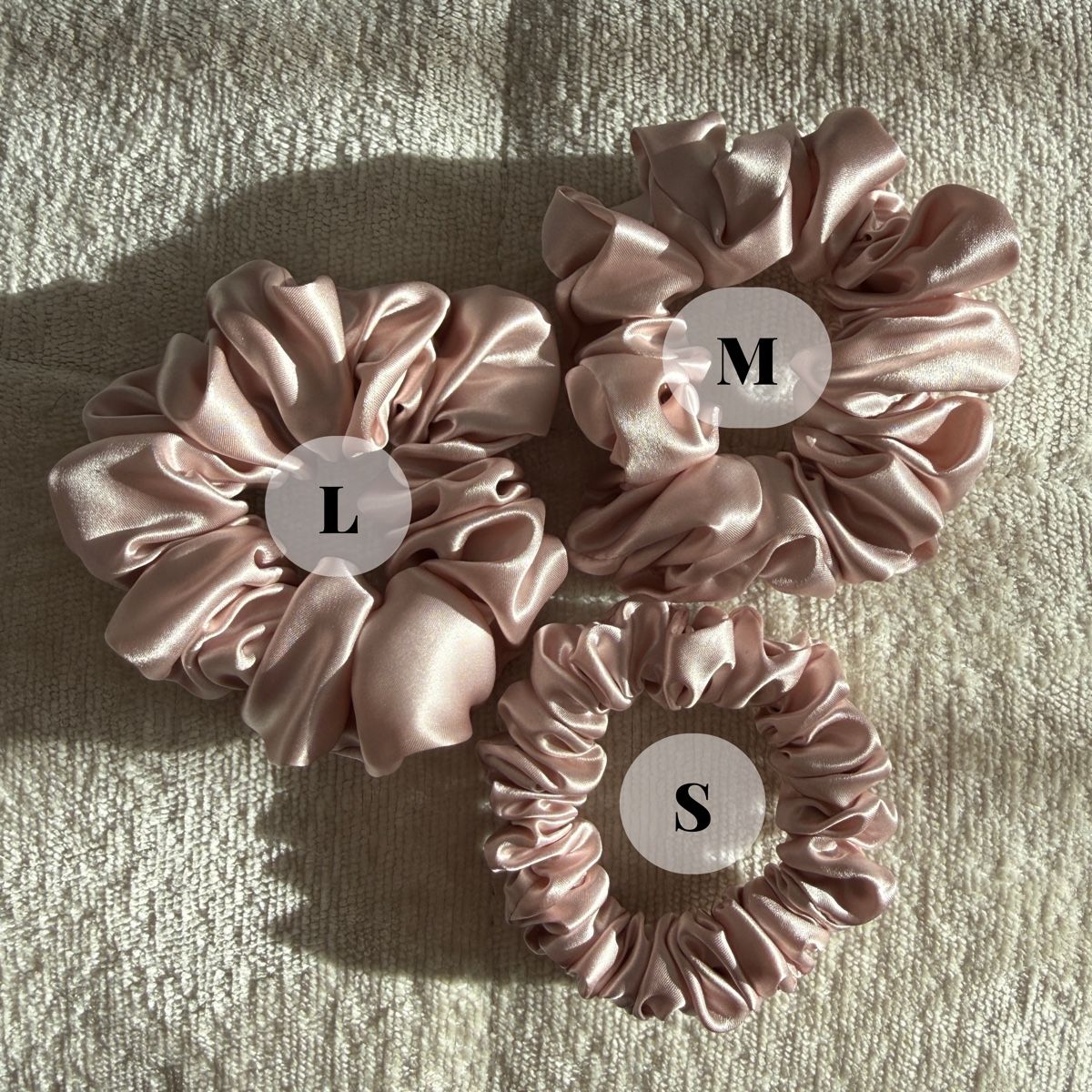 Haarschmuck: 4# pink 100% Mulberry Silk Scrunchie Size L - NEW! – Neu und originalverpackt aus Winterthur von LeLe0606 1