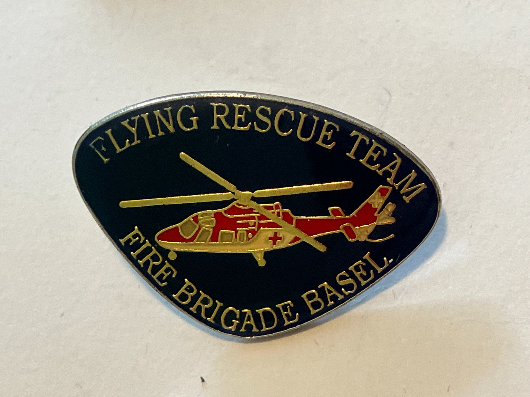 Plaquettes & Badges: 1 Pin Flying Recue Team Fire Brigade Basel – D'occasion à Basel par djwwpp